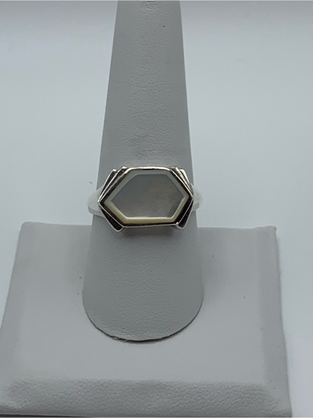 Art Deco Geometric Hexagon Mother of Pearl Sterling Silver Ring Size 9 - Picture 2 of 8